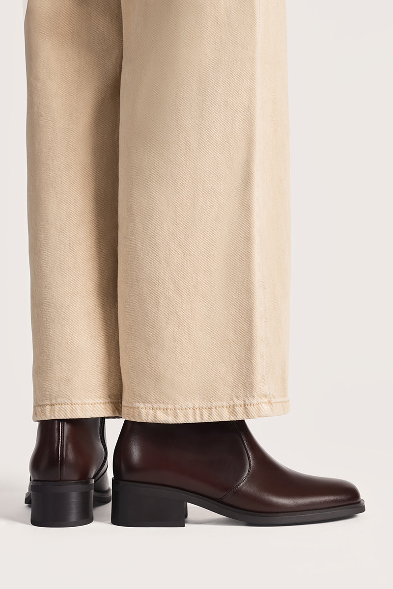 DARK BROWN - CHESTER