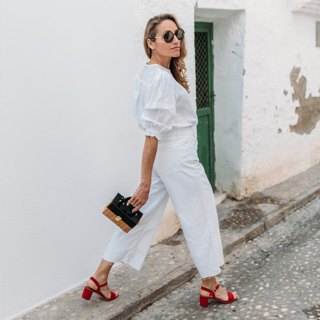 The white shirts that you will definitely want to wear with your dress sandals