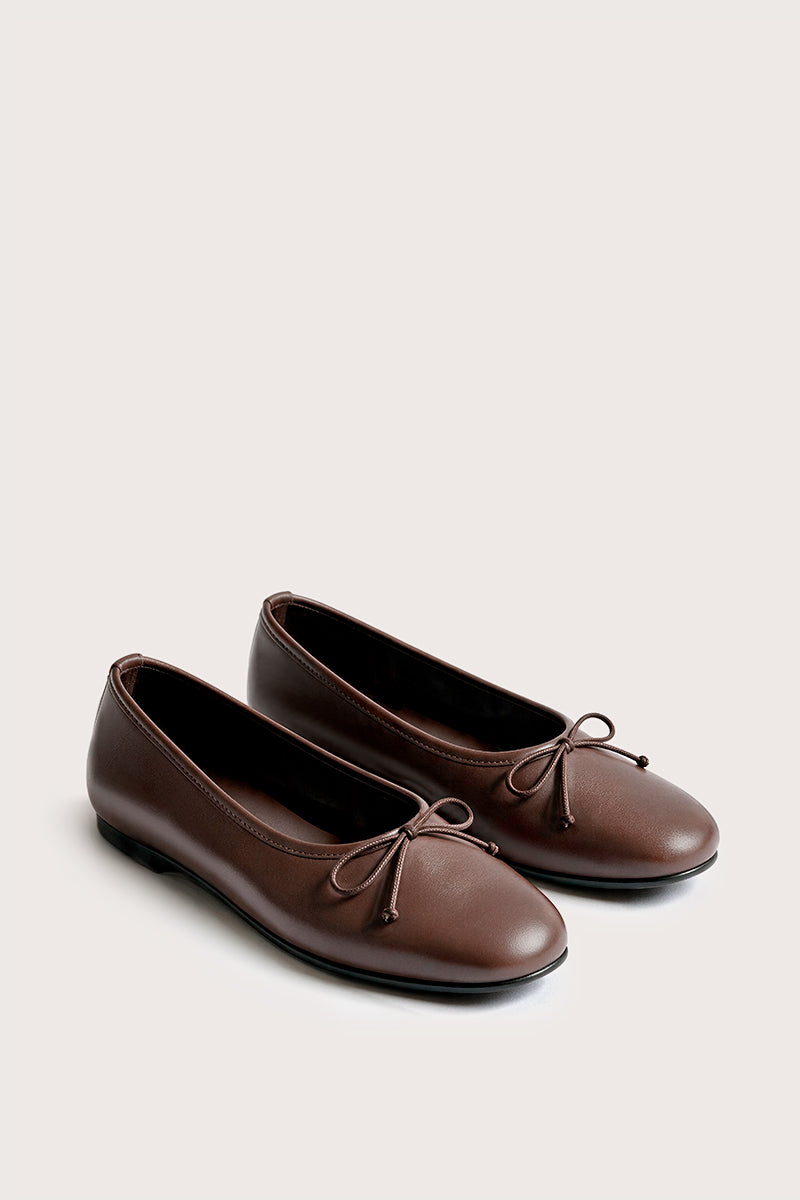 FLAT BROWN - ALESSIA