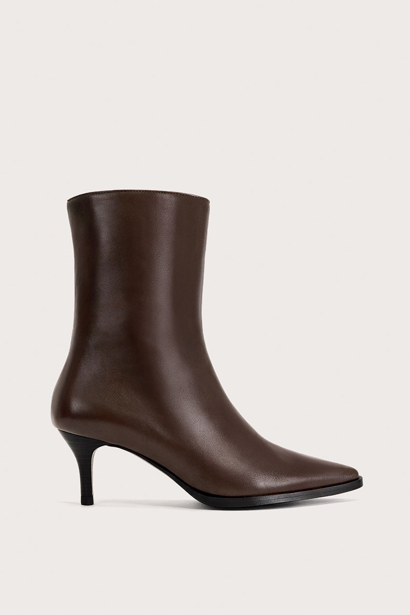 FLAT BROWN - LEXI
