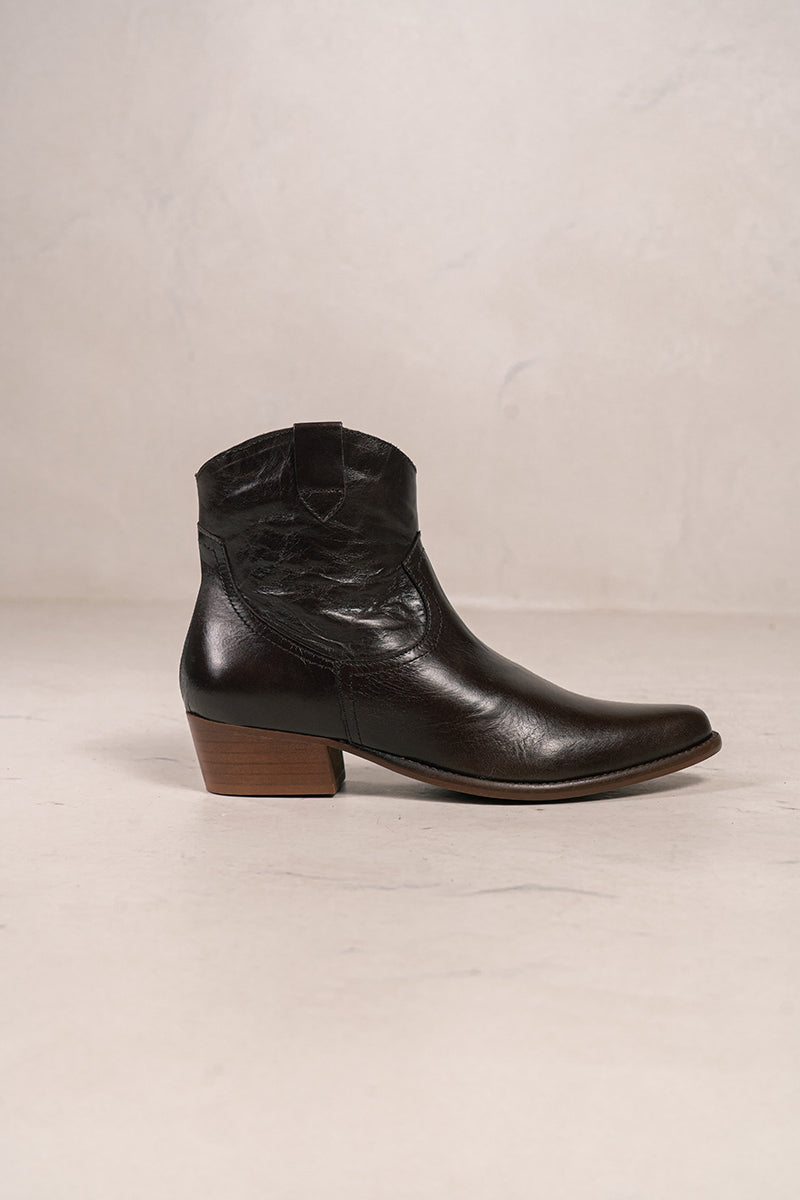 Brown vintage leather ankle boot - CALÍOPE